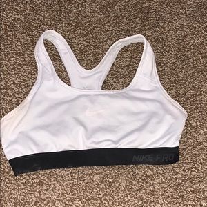 Nike Pro Sports Bra